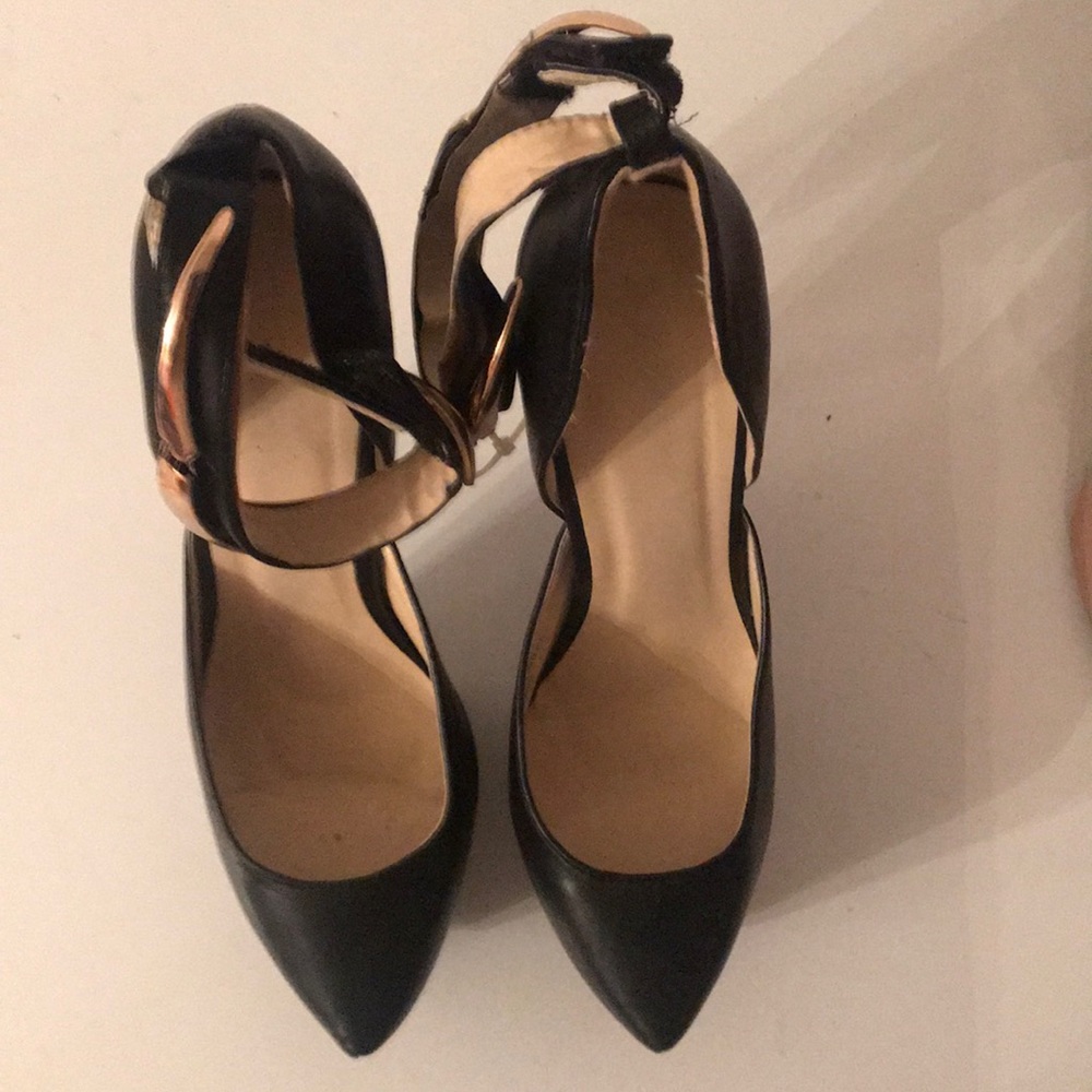 Shoes - Picture 2 of 3